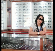 Optical Fitter & Salse Girl